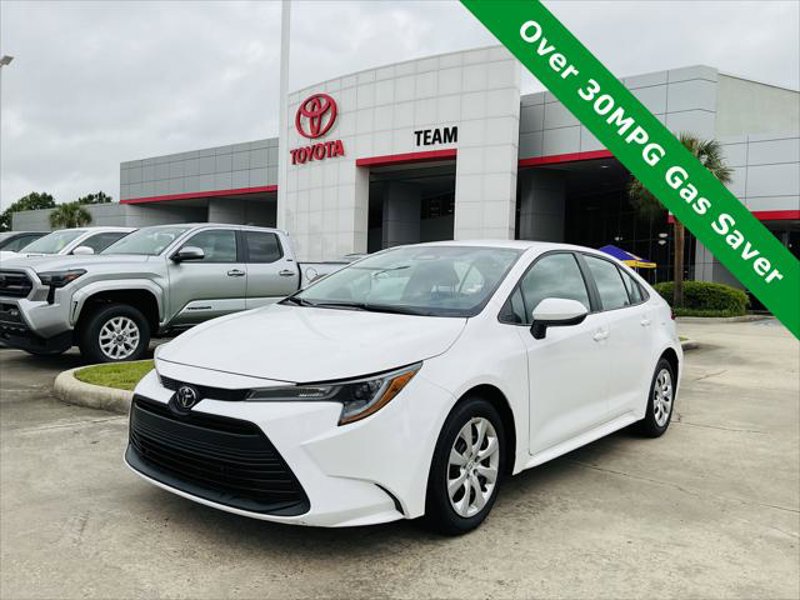 Certified 2024 Toyota Corolla LE image 1