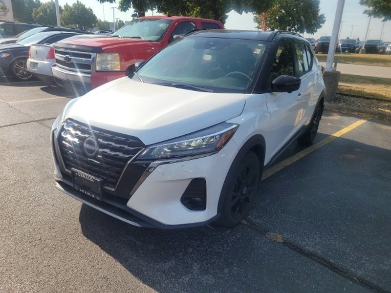Certified 2023 Nissan Kicks SR image 1