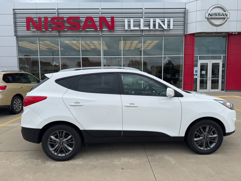 Used 2015 Hyundai Tucson SE image 1