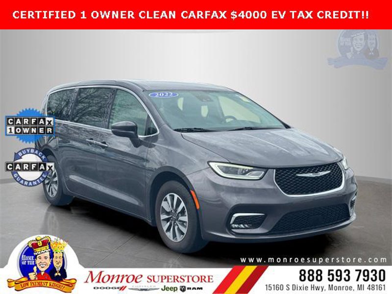 Certified 2022 Chrysler Pacifica Touring-L image 1