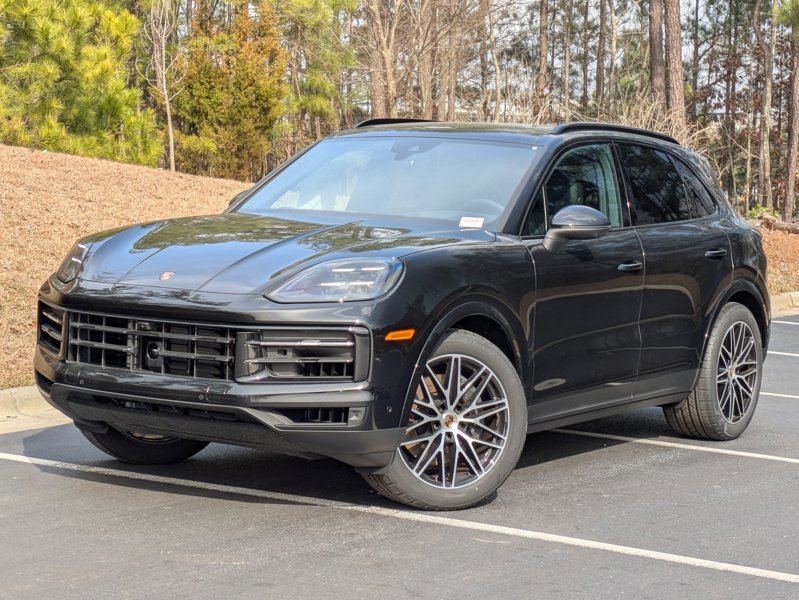 Certified 2025 Porsche Cayenne image 1