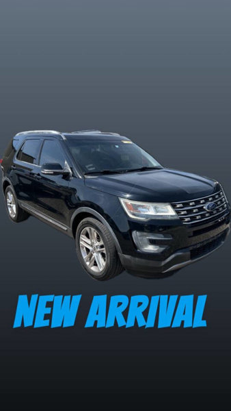Used 2017 Ford Explorer XLT w/ Equipment Group 202A image 1