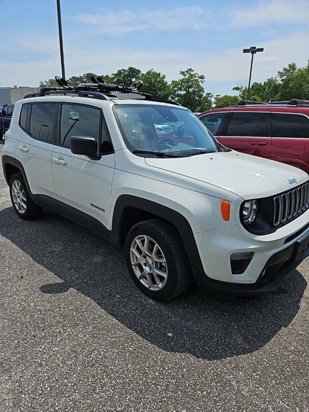 Used 2022 Jeep Renegade Latitude w/ Sun/Sound Group image 1
