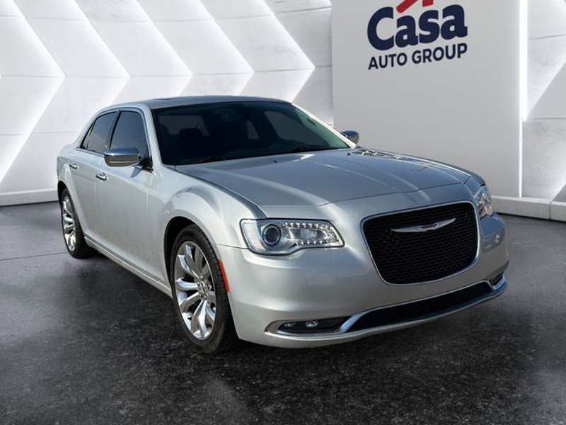 Used 2020 Chrysler 300 Limited image 1
