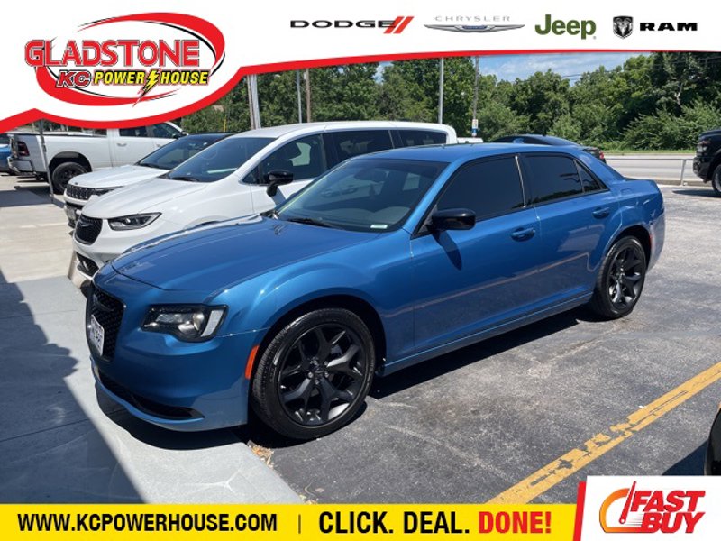 Used 2022 Chrysler 300 Touring w/ Sport Appearance Package image 1
