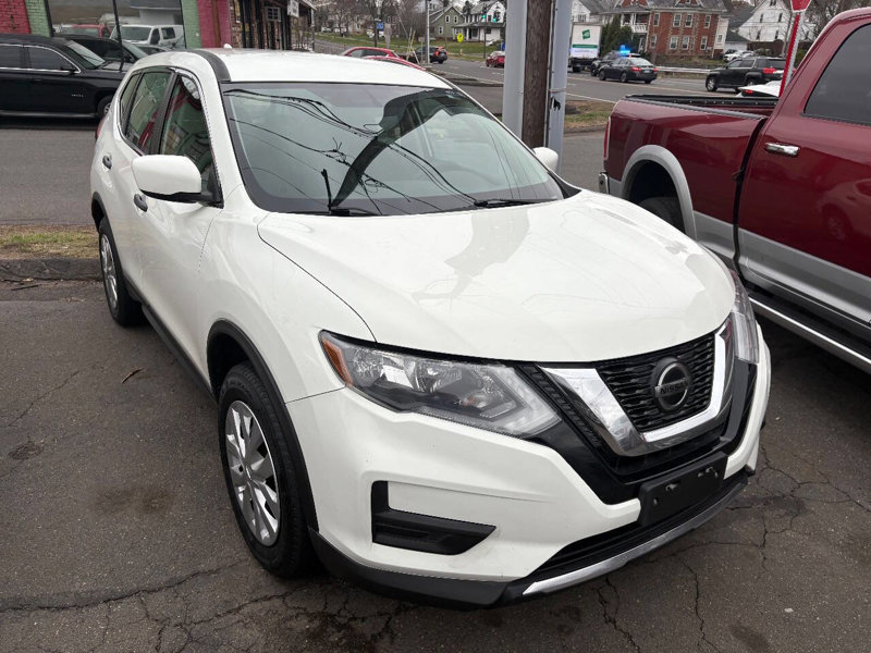 Used 2018 Nissan Rogue S image 1