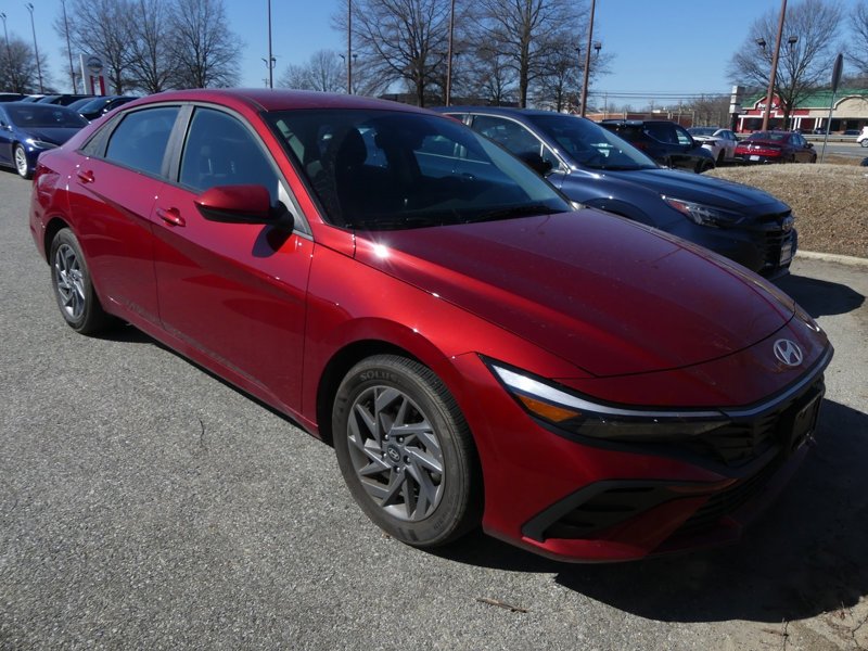 Certified 2024 Hyundai Elantra SEL image 1