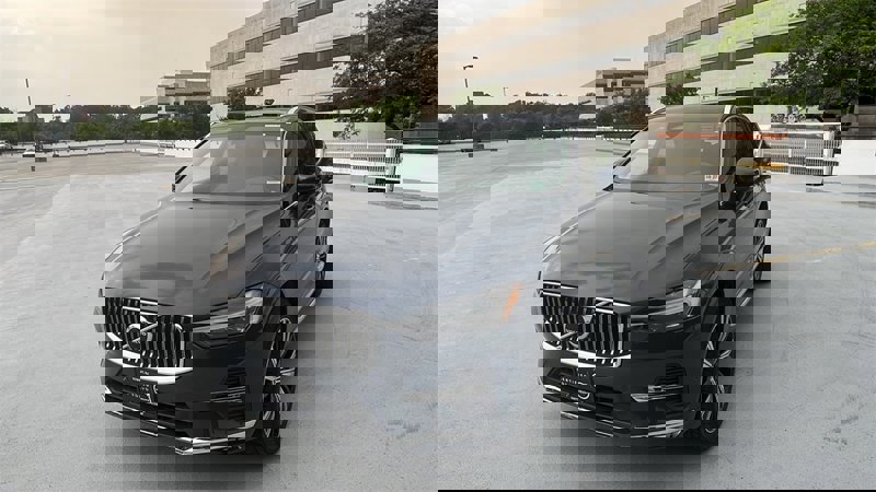 Certified 2023 Volvo XC60 B5 Plus image 1