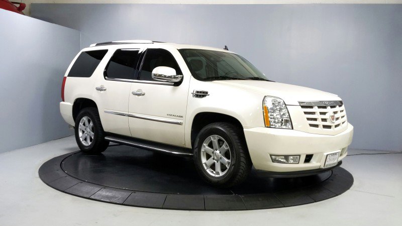 Used 2012 Cadillac Escalade Luxury image 1