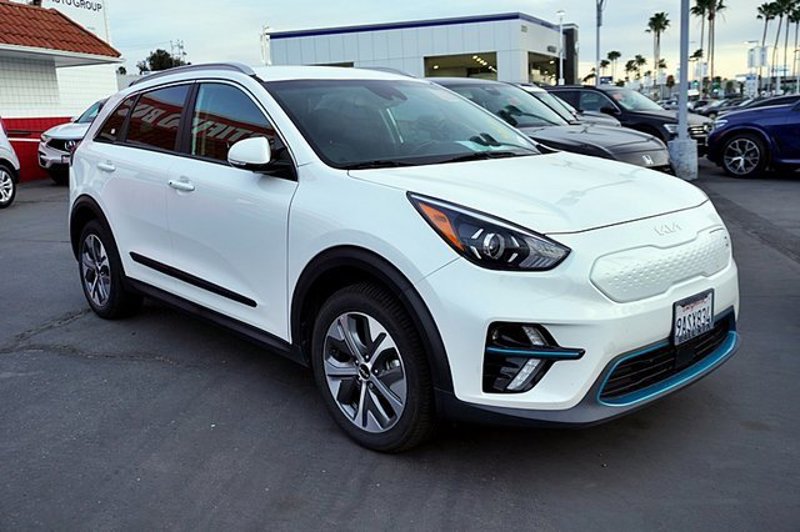 Certified 2022 Kia Niro EX image 1