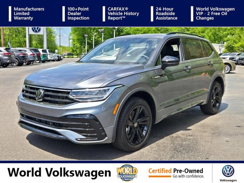 Certified 2024 Volkswagen Tiguan SE R-Line image 1