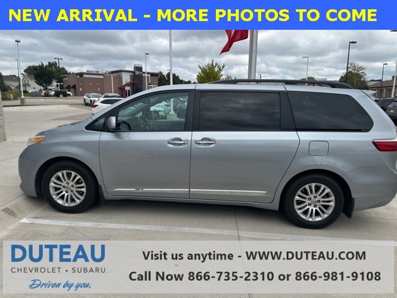 Used 2016 Toyota Sienna XLE image 1