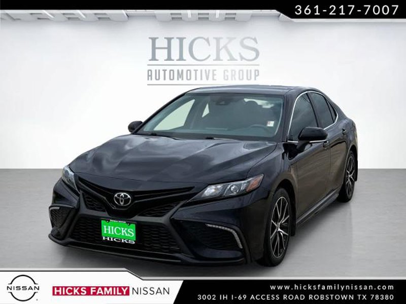 Used 2024 Toyota Camry SE image 1