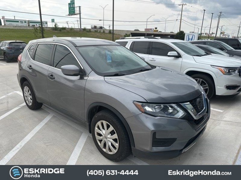 Used 2018 Nissan Rogue S image 1