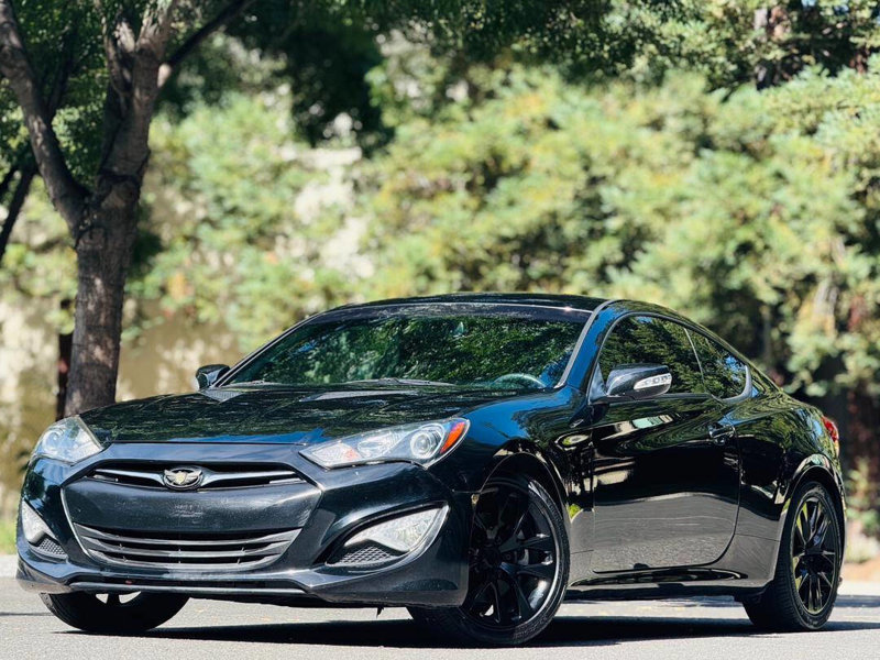 Used 2016 Hyundai Genesis 3.8 image 1