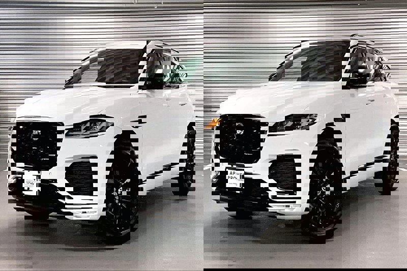 Used 2025 Jaguar F-PACE R-Dynamic S image 1