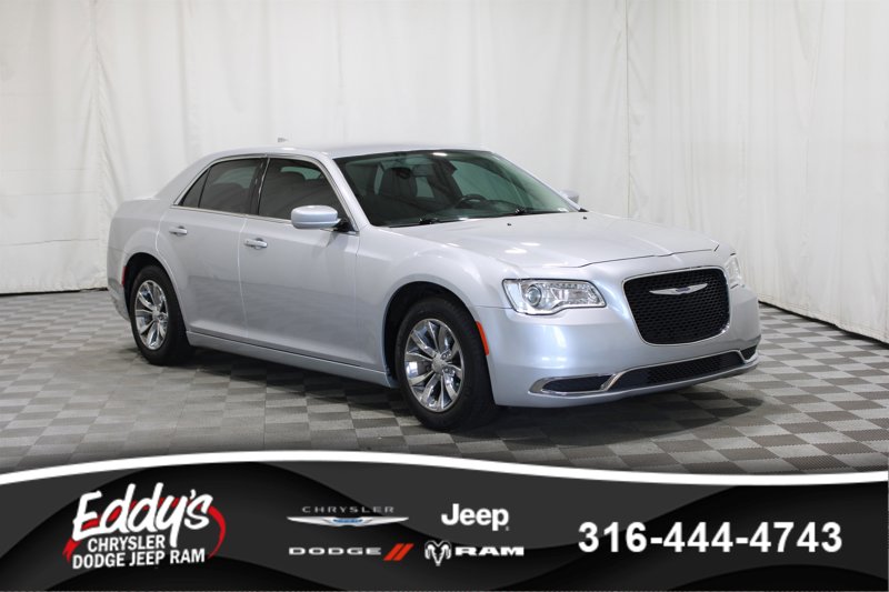 Used 2021 Chrysler 300 Touring image 1