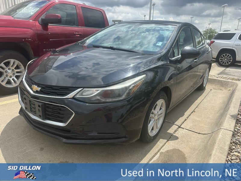 Used 2017 Chevrolet Cruze LT image 1