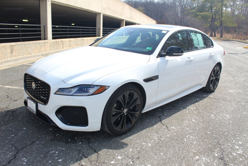 Certified 2024 Jaguar XF R-Dynamic SE image 1