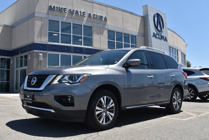Used 2019 Nissan Pathfinder SV image 1