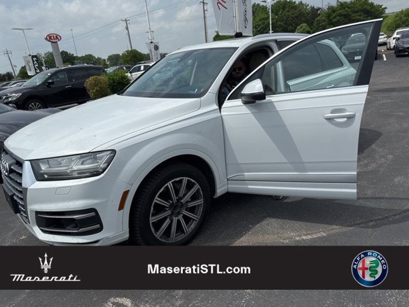 Used 2017 Audi Q7 3.0T Premium Plus image 1