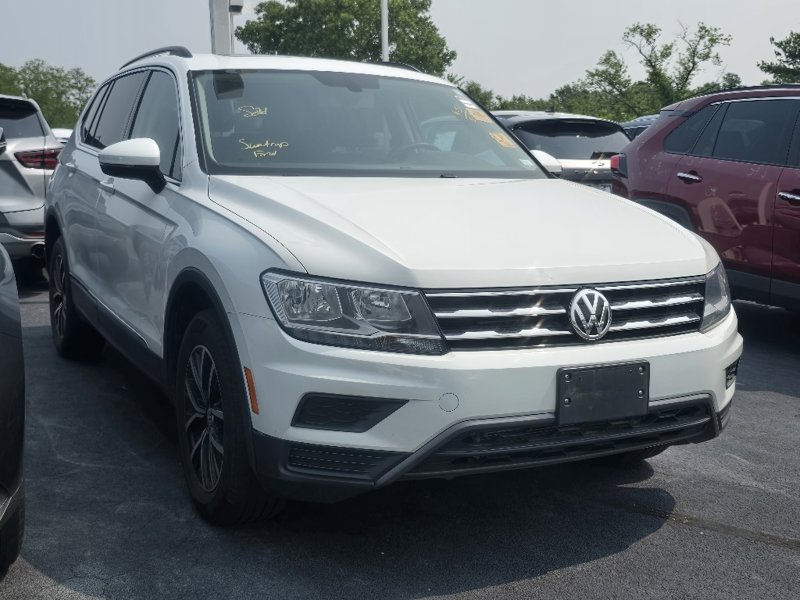 Used 2021 Volkswagen Tiguan SE image 1