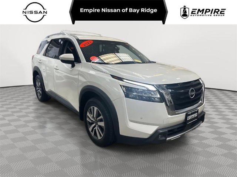 Certified 2022 Nissan Pathfinder SL image 1