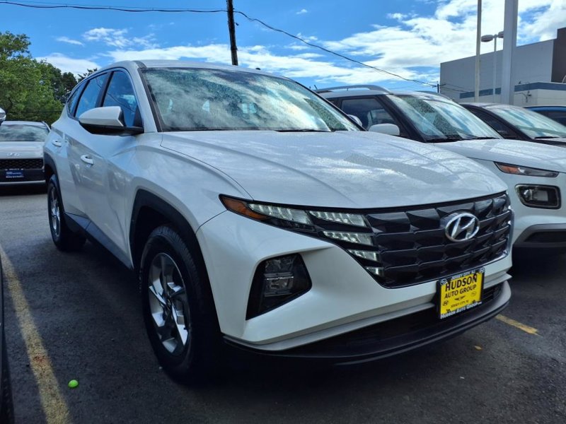Certified 2022 Hyundai Tucson SE image 1