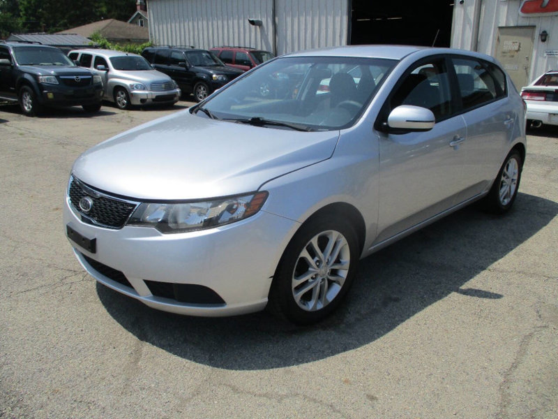 Used 2011 Kia Forte EX image 1