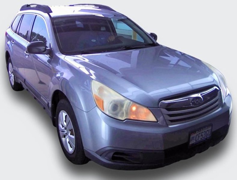 Used 2010 Subaru Outback 2.5i image 1