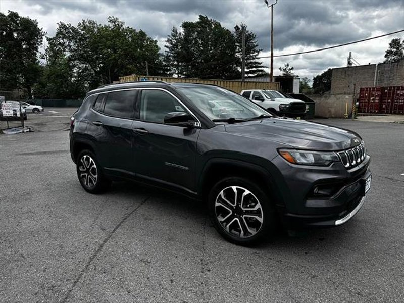 Certified 2022 Jeep Compass Limited image 1