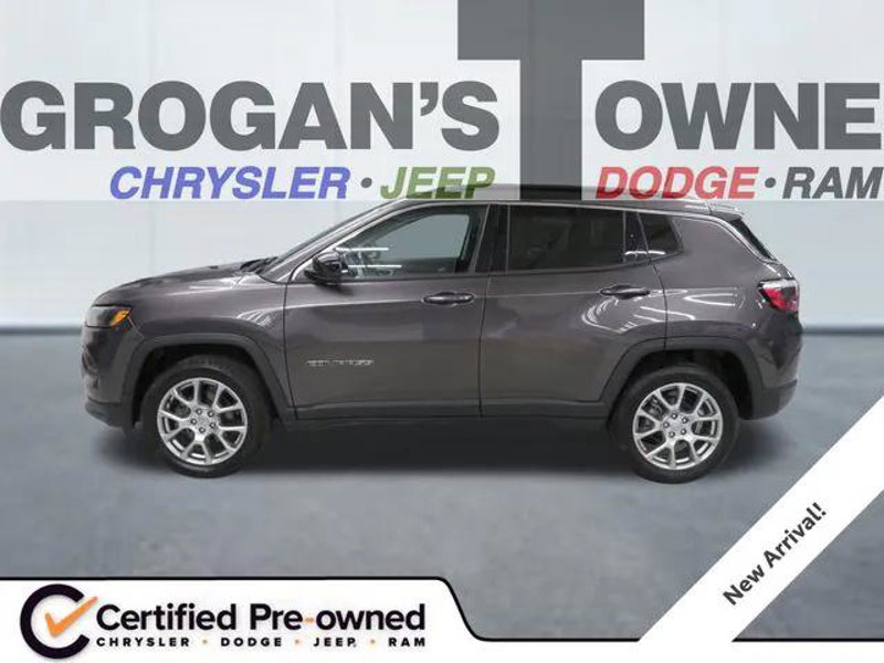 Certified 2022 Jeep Compass Latitude image 1
