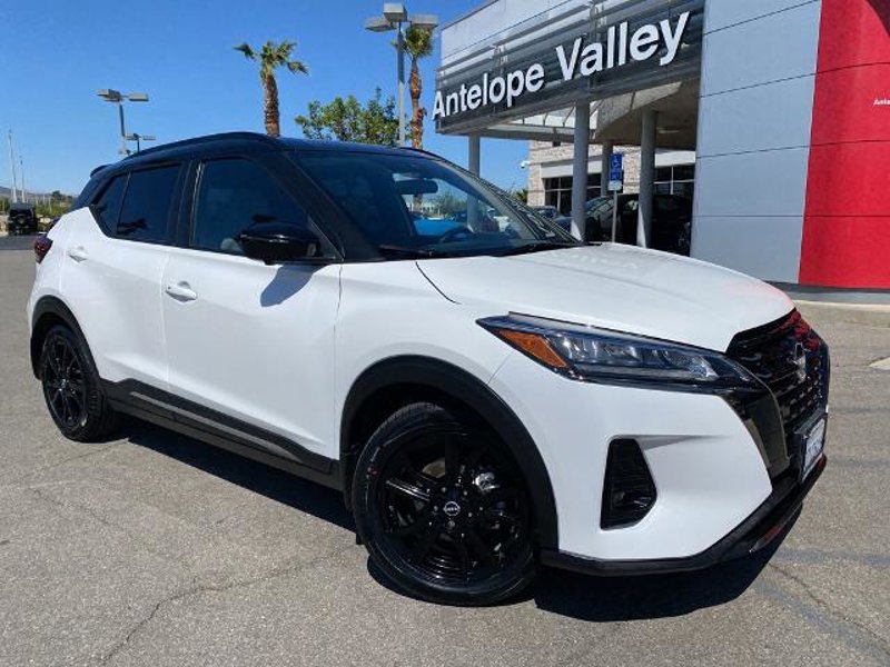 Certified 2023 Nissan Kicks SR w/ SR Premium Package image 1