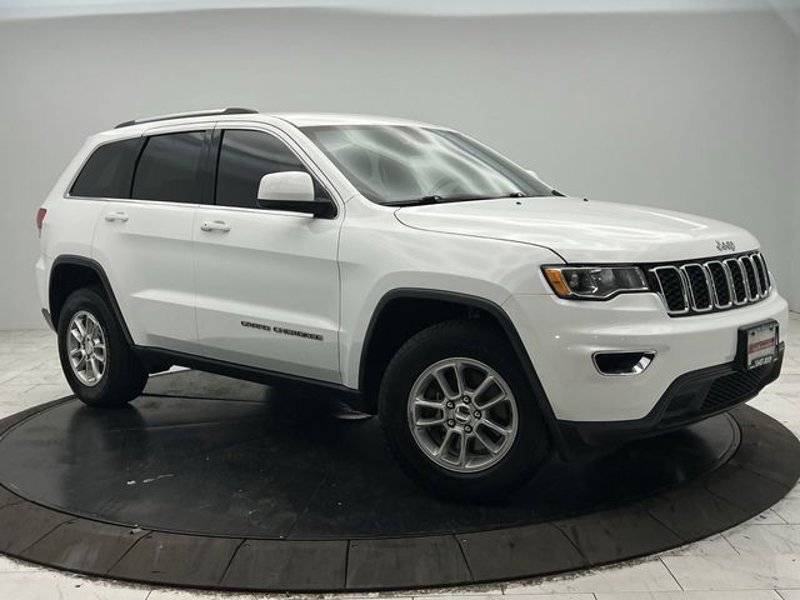 Certified 2018 Jeep Grand Cherokee Laredo image 1