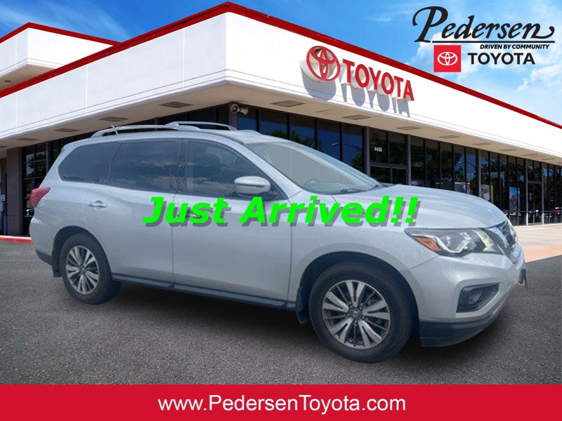 Used 2018 Nissan Pathfinder S image 1