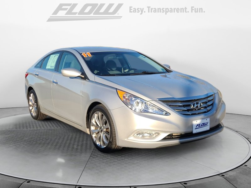 Used 2011 Hyundai Sonata SE image 1
