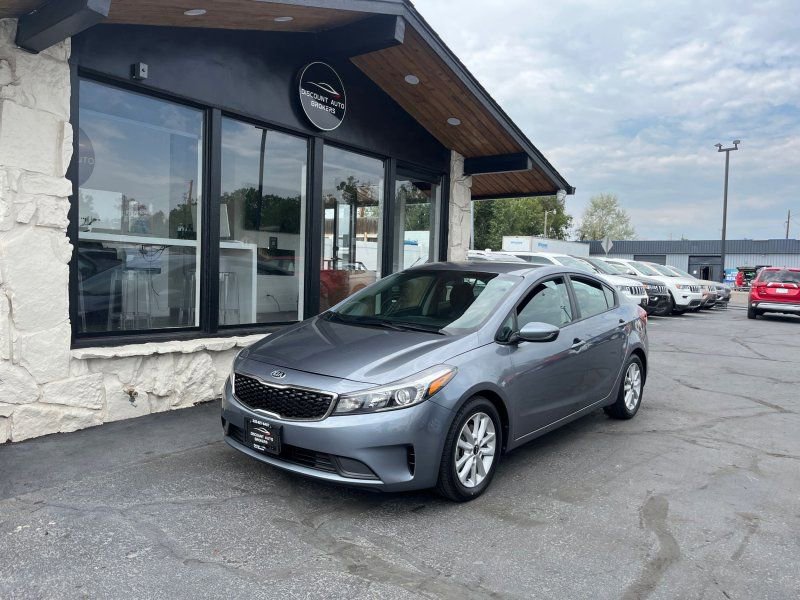 Used 2017 Kia Forte S image 1