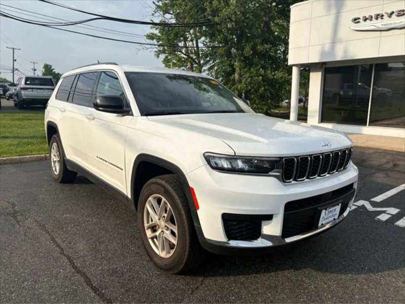 Certified 2023 Jeep Grand Cherokee L Laredo image 1