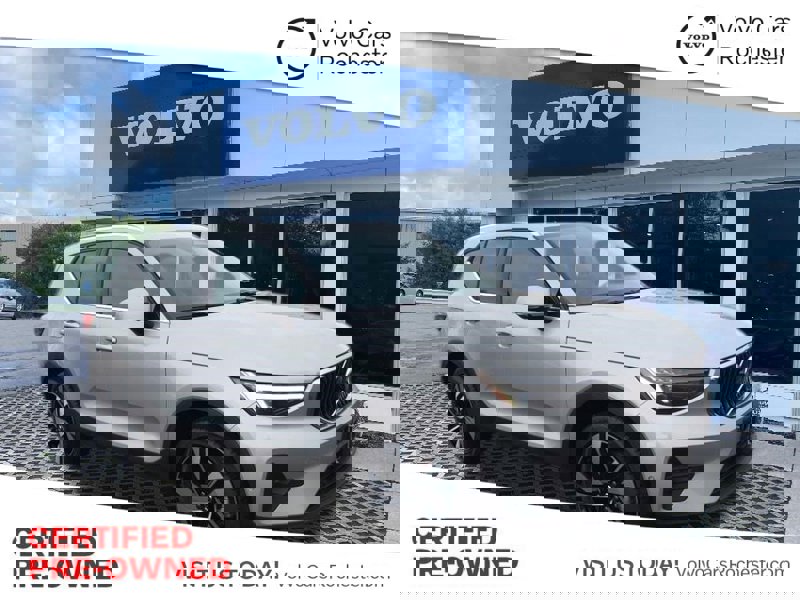 Certified 2025 Volvo XC40 B5 Ultra w/ Protection Package Premier image 1