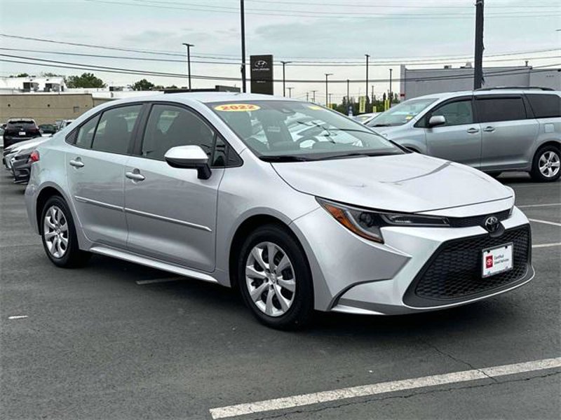 Certified 2022 Toyota Corolla LE image 1