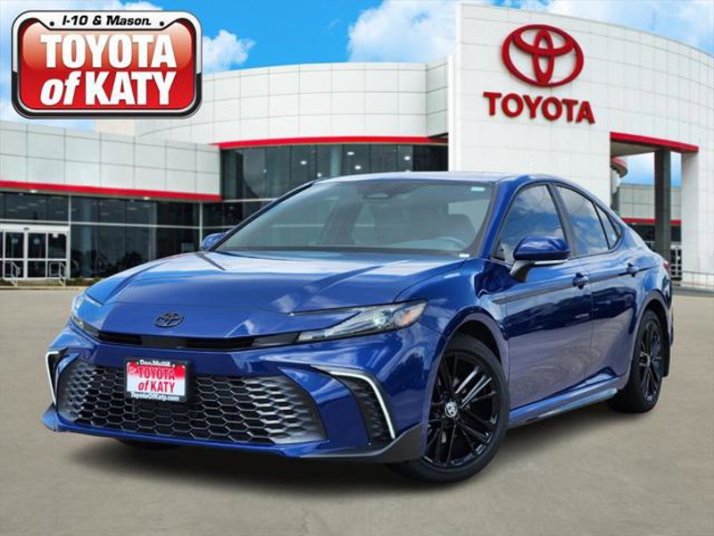 Certified 2025 Toyota Camry SE image 1