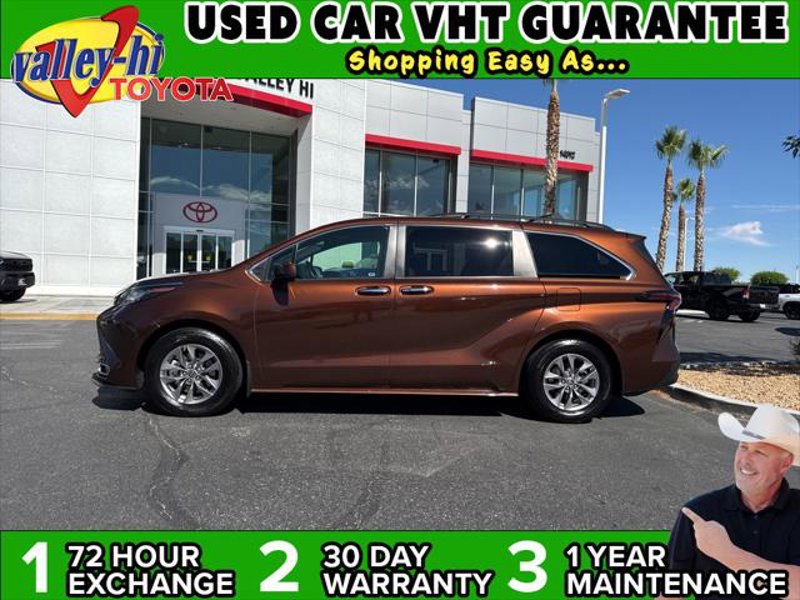 Certified 2023 Toyota Sienna XLE image 1