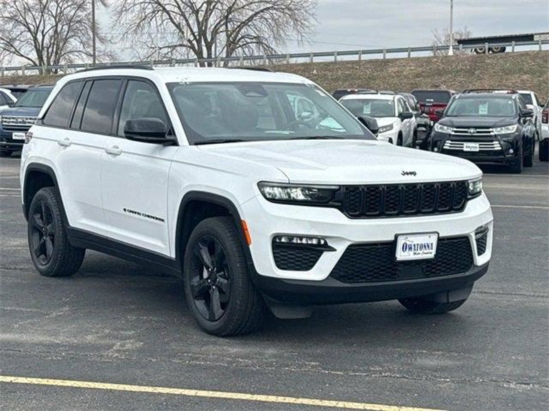 Certified 2023 Jeep Grand Cherokee Limited w/ Black Appearance Package image 1