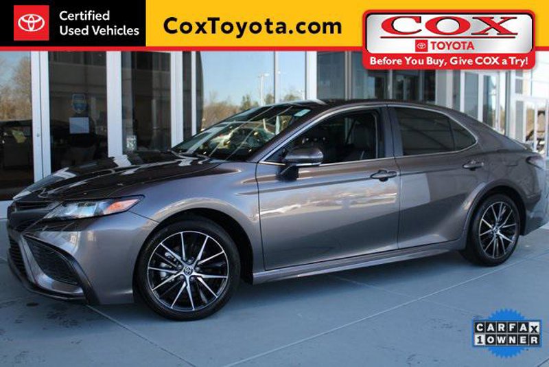 Certified 2024 Toyota Camry SE image 1