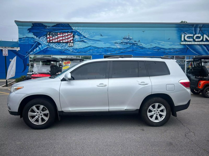 Used 2013 Toyota Highlander Plus image 1