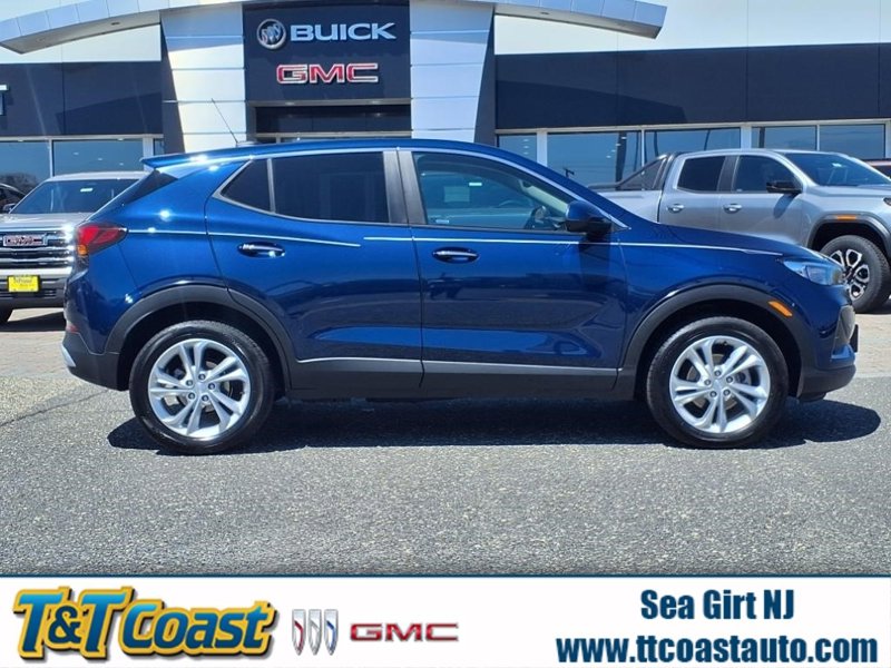 Certified 2022 Buick Encore GX Preferred w/ Cold Weather Comfort Package image 1