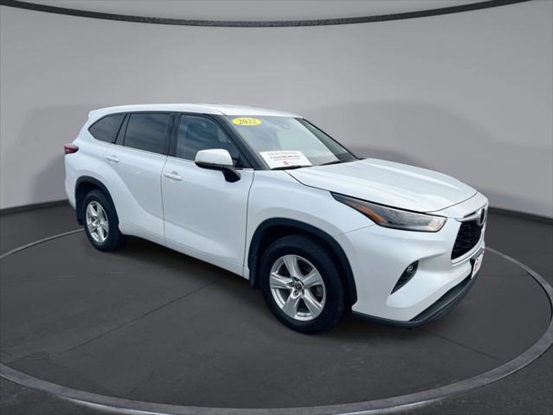 Certified 2022 Toyota Highlander LE image 1