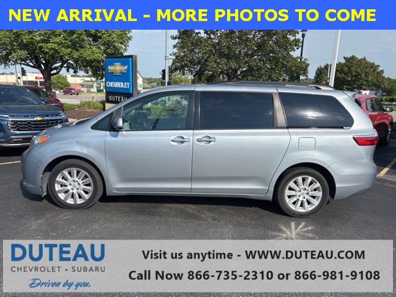 Used 2015 Toyota Sienna XLE image 1