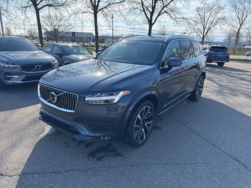 Certified 2022 Volvo XC90 T6 Momentum image 1