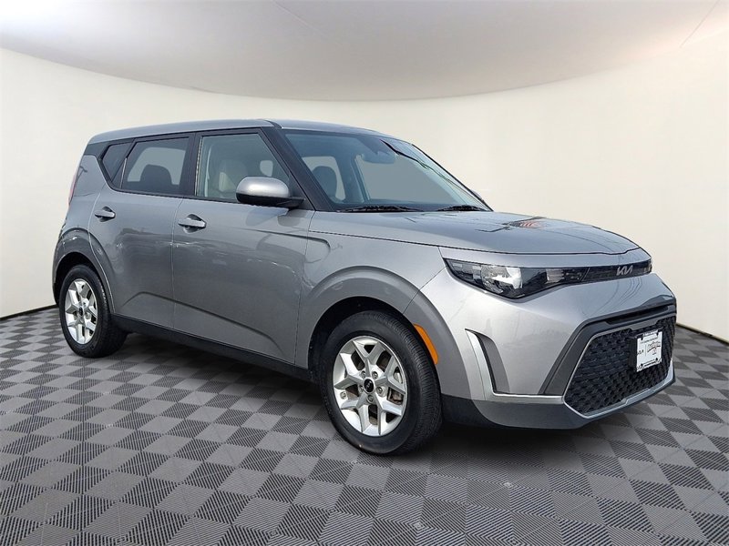 Certified 2023 Kia Soul LX w/ LX Technology Package image 1